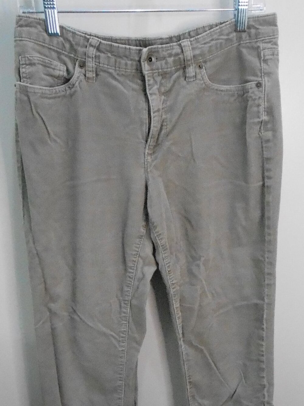 Lands End Women's Fit 2 Straight Leg Mid Rise Light Gray 5 Pocket Corduroys Sz-8